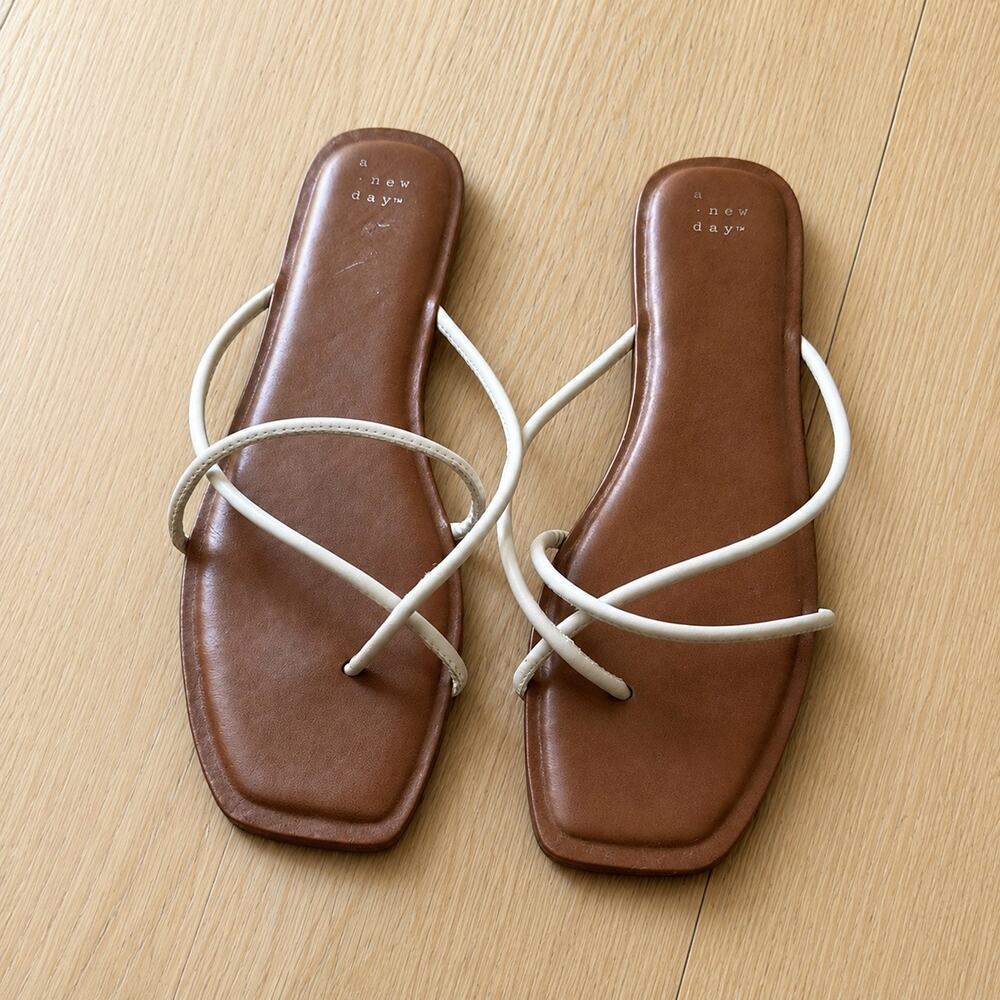 A New Day White Strappy Toe Loop Sandals Size 11 Cottagecore Summer